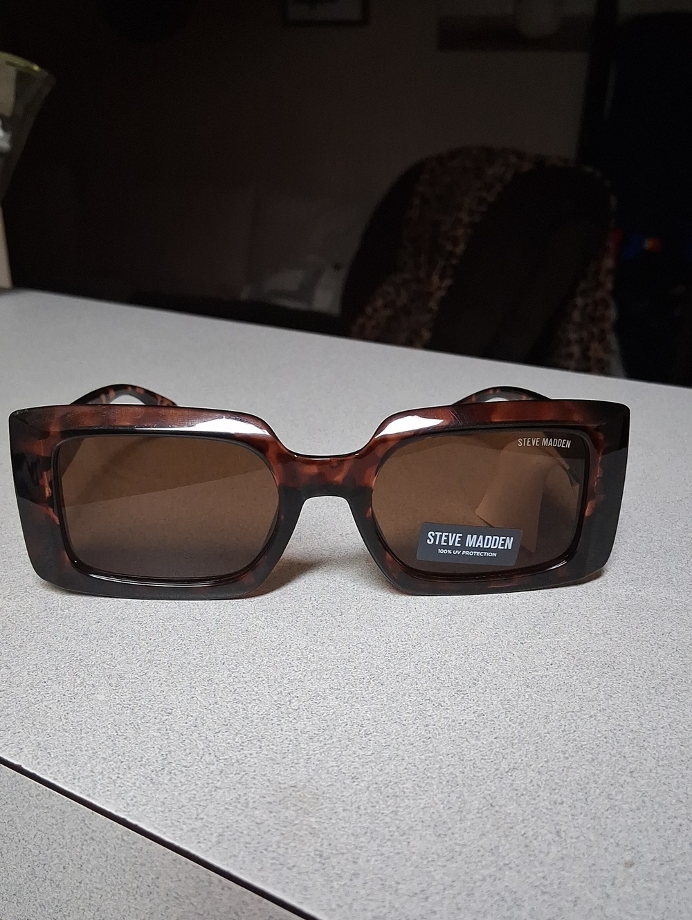 BNWT STEVE MADDEN RECTANGULAR BOLD FRAME SUNGLASSES IN TORTOISE SHELL